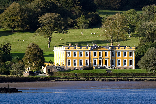 Ballynatray House, near Youghal, was inextricably linked with Raleigh, who became owner of both Ballynatray and nearby Molana Abbey in 1587. The abbey was given to his friend, the brilliant mathematician Thomas Hariot while it was Robert Maule, one of Raleigh's two estate managers in Ireland, who most likely lived at Ballynatray in the late 16th century. When Raleigh's star waned and disgrace loomed, he sold his vast Irish estates directly to Richard Boyle, subsequently the Earl of Cork, for a token £1500. 