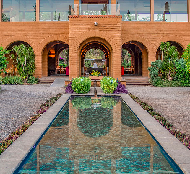 Mision del Sol, Mexico: Quatro Manos (2001)