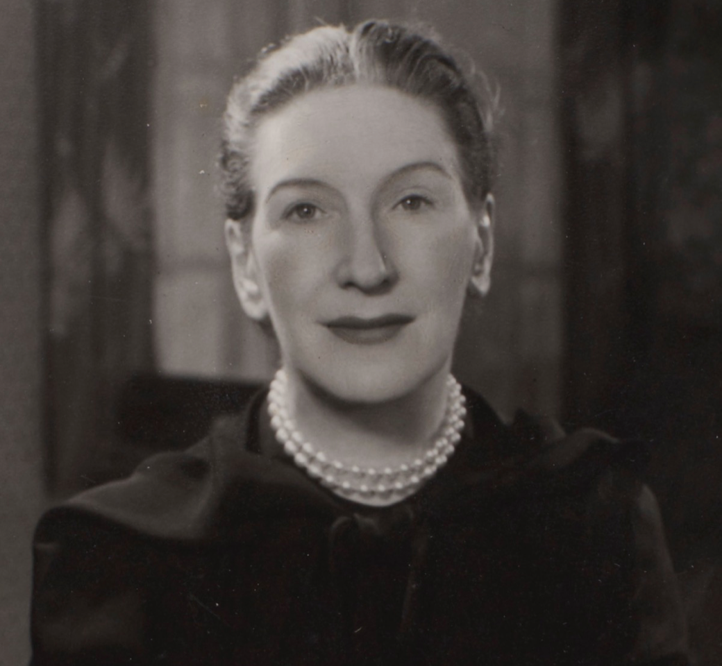 Elizabeth in pearls by Angus McBean. I believe the original is in the Houghton Library at Harvard University. Its code may be H_0187_0006_0001
