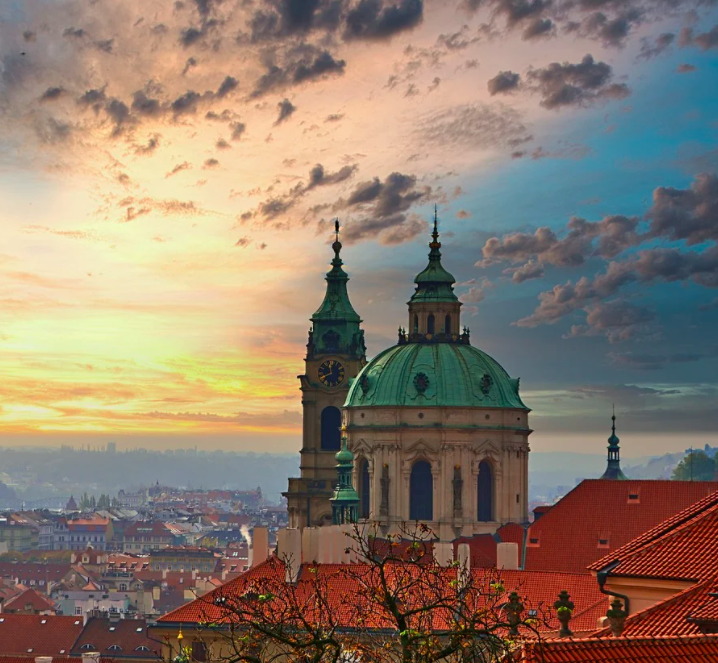 Prague – Head Above Flood Waters (2002)
