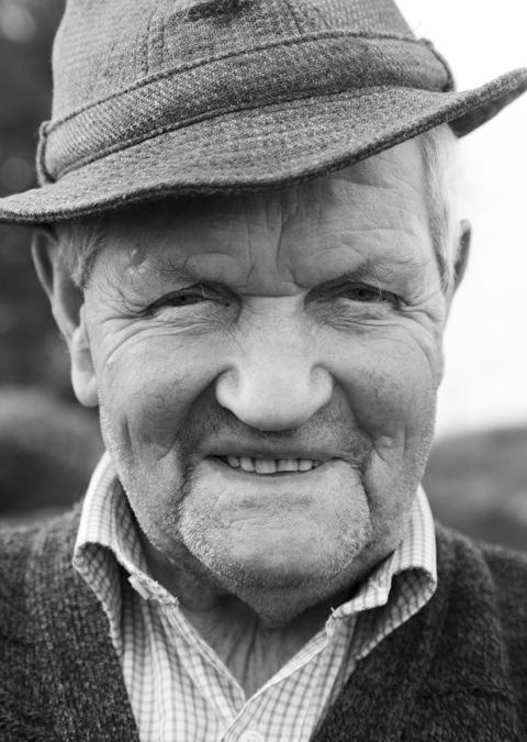 Francie McFadden (1929-2013) – The Gravedigger of Ballymote