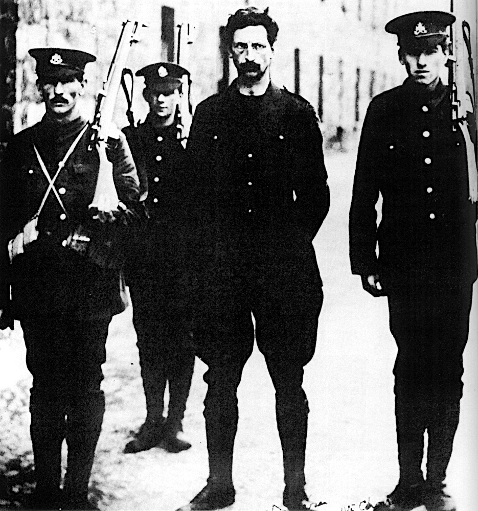 De Valera under arrest outside Bolands
